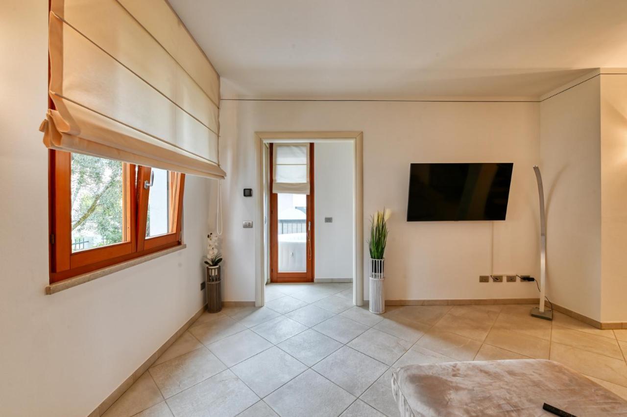 Pearl House - Sirmione Holiday - Jacuzzi Privata Zewnętrze zdjęcie